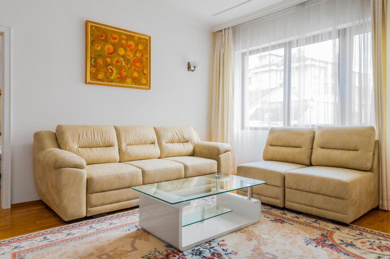 Central 2-Bd Bright Apartment In Sofia By Flat Mаnager エクステリア 写真