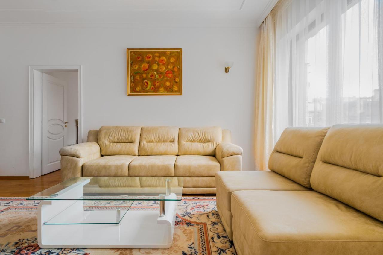 Central 2-Bd Bright Apartment In Sofia By Flat Mаnager エクステリア 写真